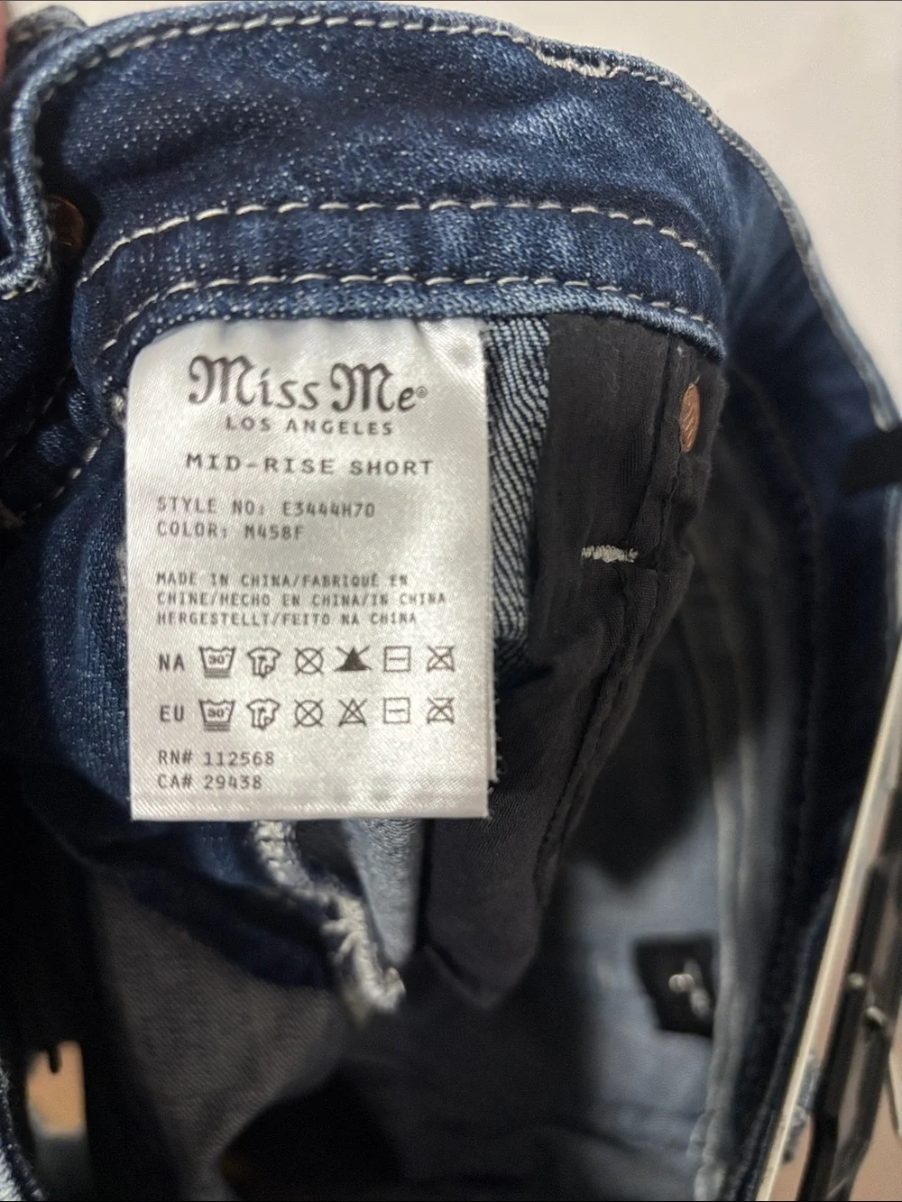 Miss Me Mid Rise Denim Shorts Style E3444H70 Size 31 - Picture 5 of 5